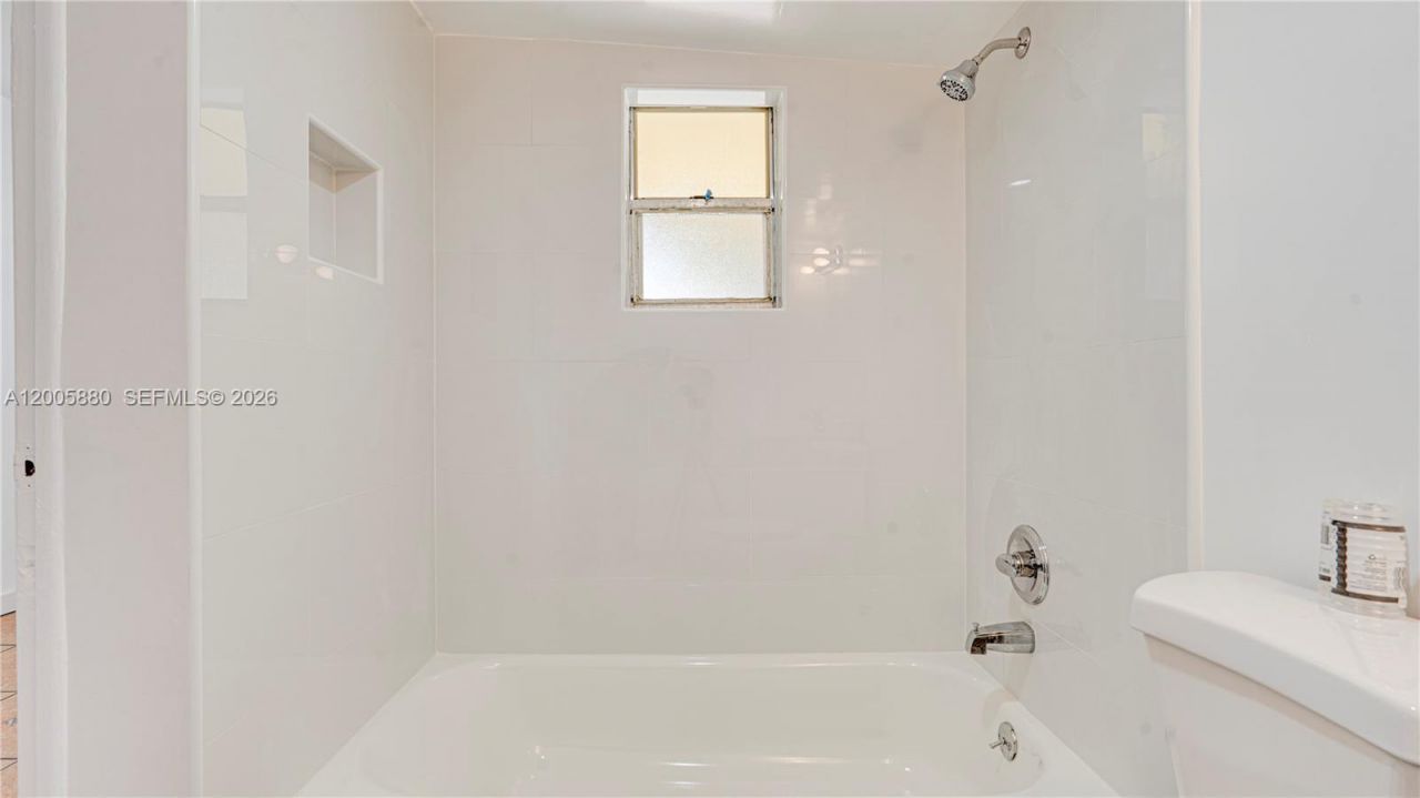 1085 NE 128th St, Unit FRONT, North Miami, FL 33161 Photo