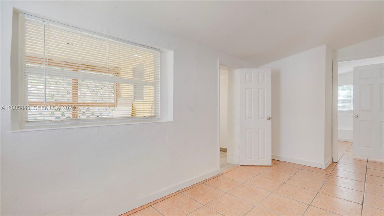 1085 NE 128th St, Unit FRONT, North Miami, FL 33161 Photo