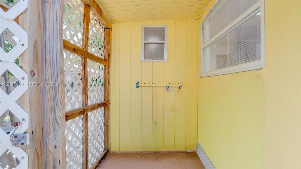 1085 NE 128th St, Unit FRONT, North Miami, FL 33161 Photo