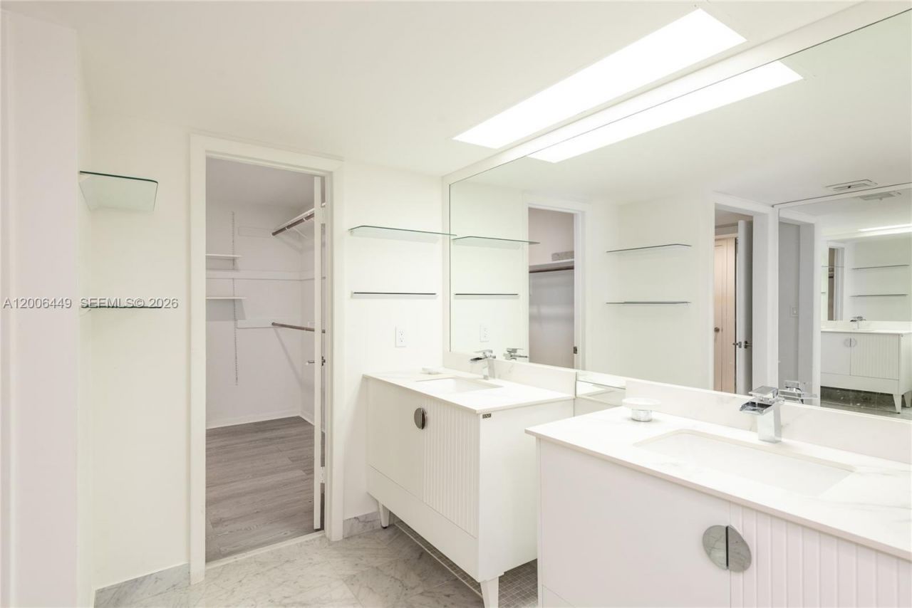 600 Grapetree Dr , Unit 8FS, Key Biscayne, FL 33149 Photo