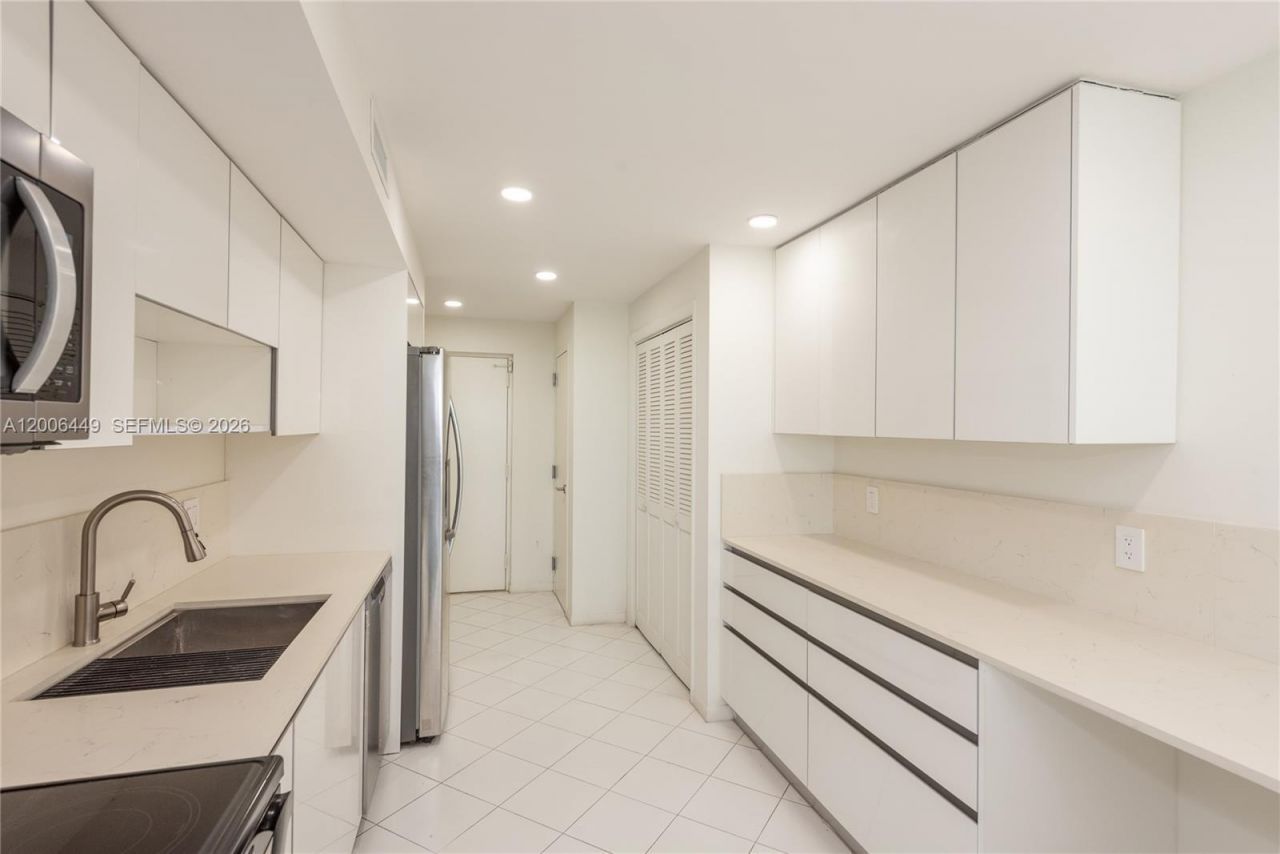 600 Grapetree Dr , Unit 8FS, Key Biscayne, FL 33149 Photo