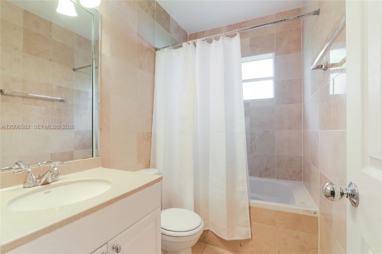 1142 99th St , Unit 24, Bay Harbor Islands, FL 33154 Photo