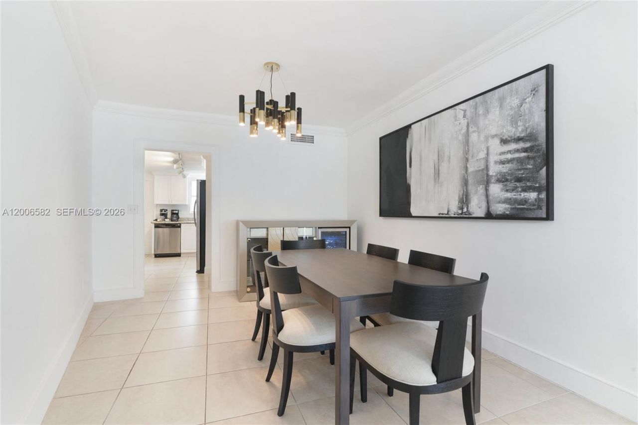 1142 99th St , Unit 24, Bay Harbor Islands, FL 33154 Photo