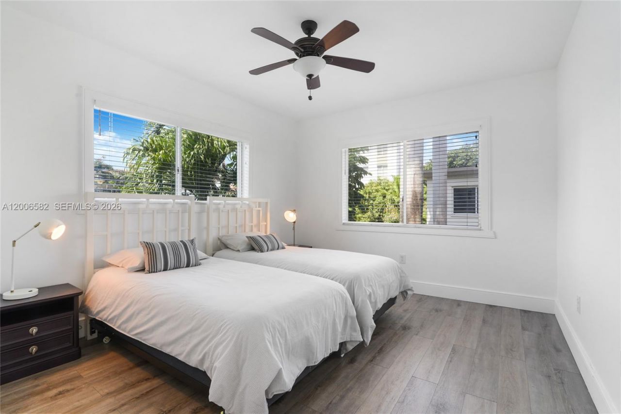1142 99th St , Unit 24, Bay Harbor Islands, FL 33154 Photo