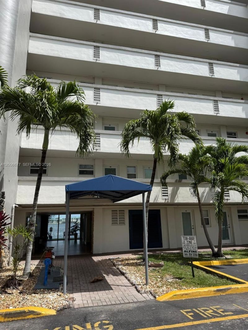 1175 NE Miami Gardens Dr, Unit 703, Miami, FL 33179 Photo
