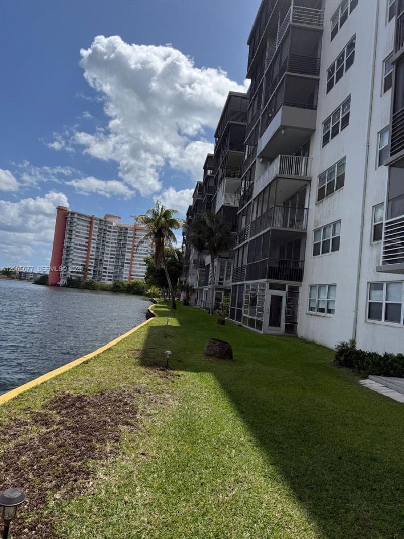 1175 NE Miami Gardens Dr, Unit 703, Miami, FL 33179 Photo