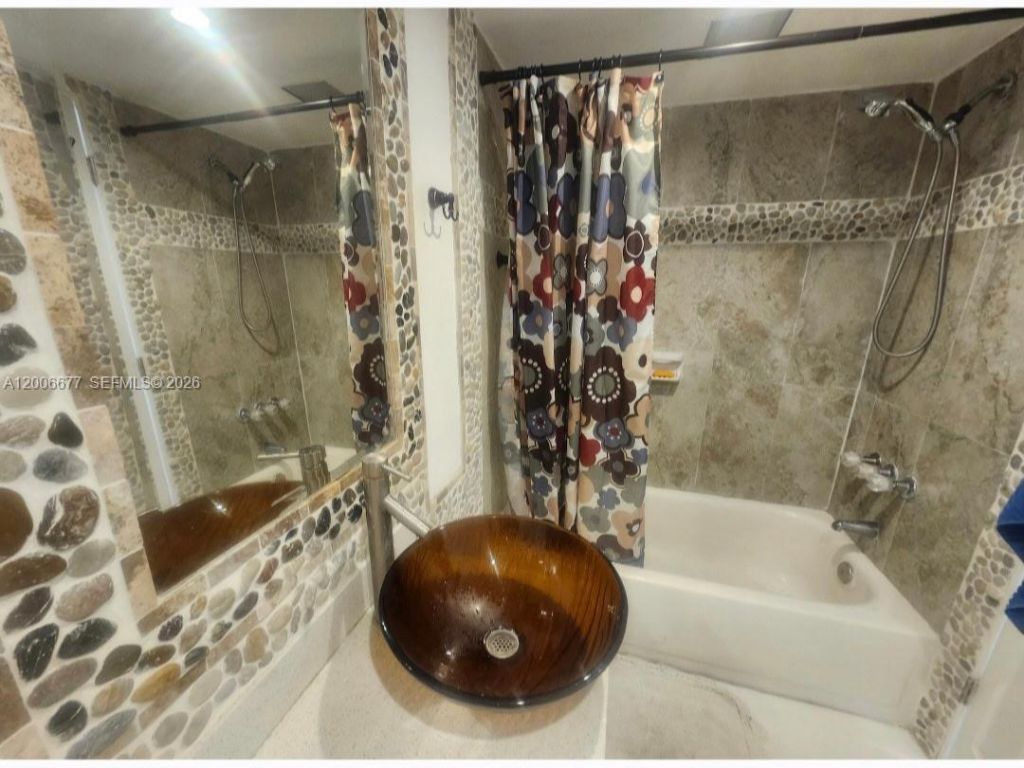 1175 NE Miami Gardens Dr, Unit 703, Miami, FL 33179 Photo