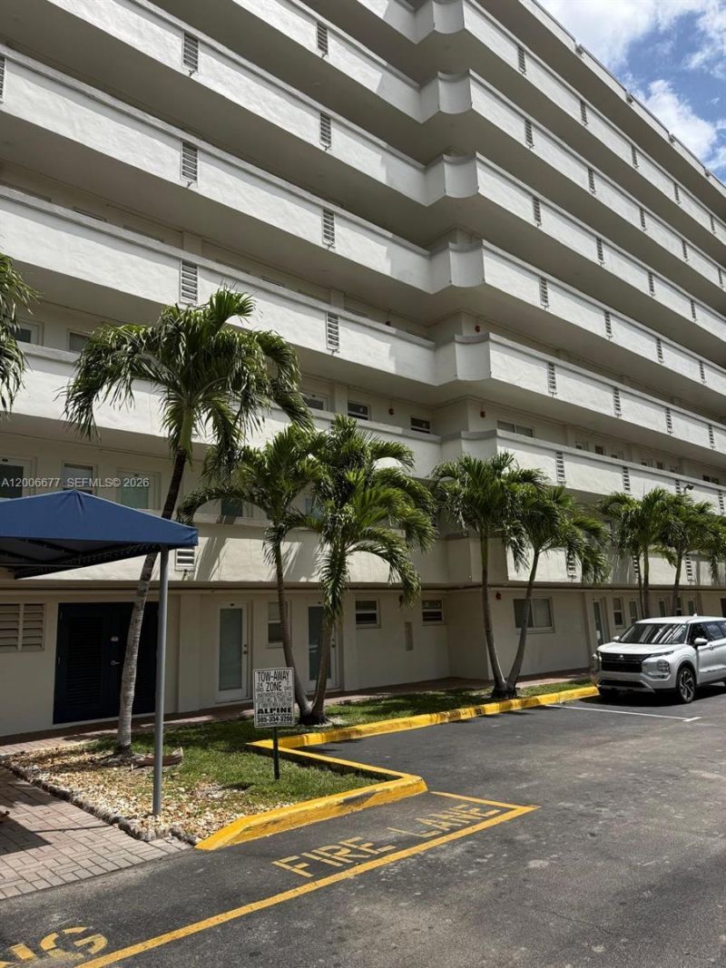 1175 NE Miami Gardens Dr, Unit 703, Miami, FL 33179 Photo