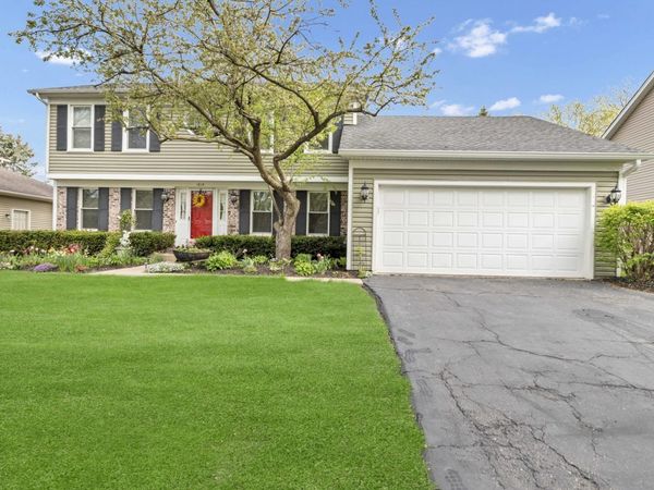 1814 Cambridge Drive, St. Charles, IL 60174