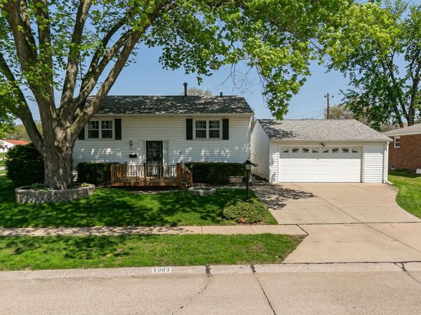 5003 45th Avenue Court, Moline, IL 61265