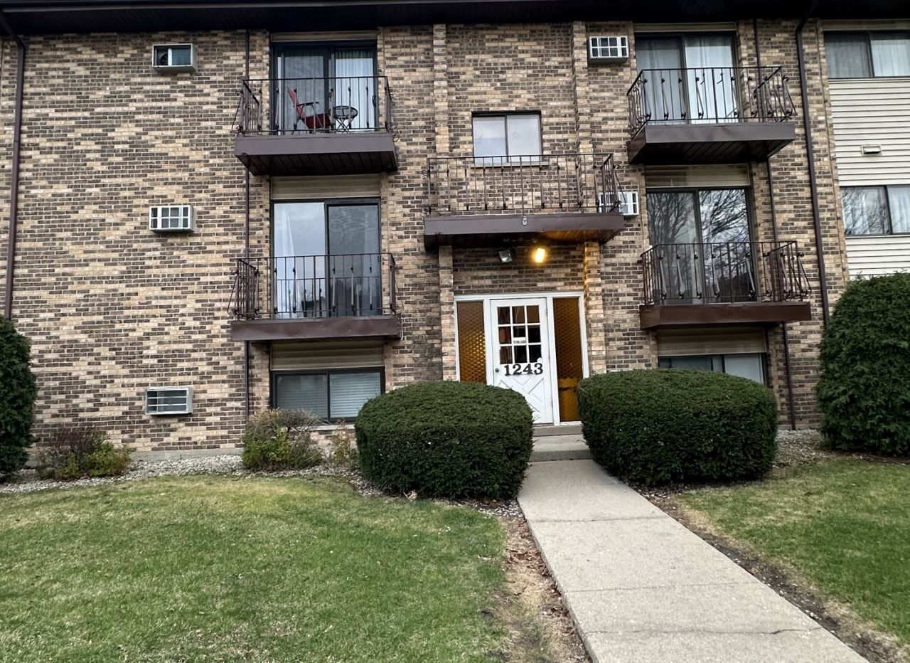 1243 Brown Street , Unit 3D, Des Plaines, IL 60016 Main Photo