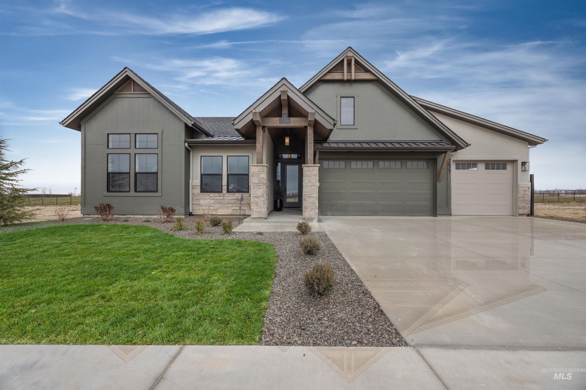 5523 W Haughburn Dr, Eagle, ID 83616 Main Photo