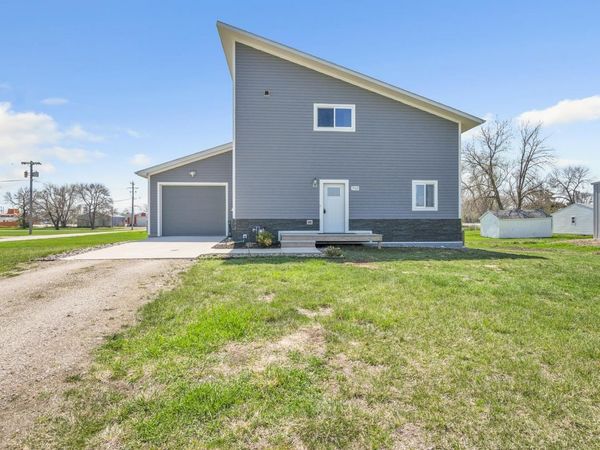 3502 7th Street , Emmetsburg, IA 50536