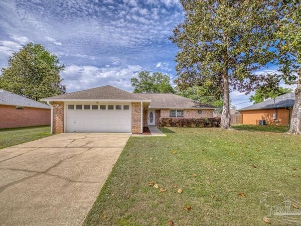 412 Strandview Dr, Pensacola, FL 32534