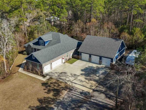 6808 Santa Clara Dr, Navarre, FL 32566