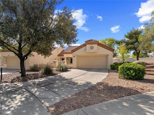 2400 Dove Valley Court , Las Vegas, NV 89134