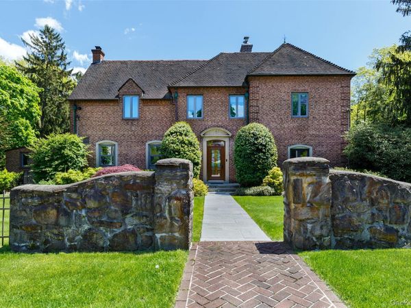 10 Ridge Place , Pelham, NY 10803