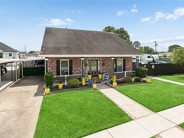 212 OCELOT Drive , Arabi, LA 70032