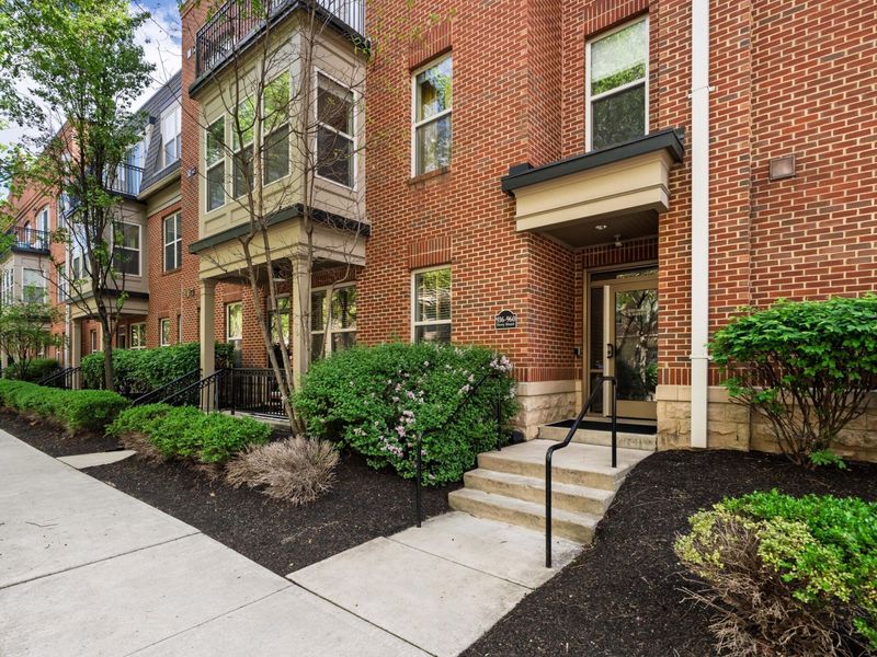 936 Perry Place, Unit 302, Columbus, OH 43215 Photo 3