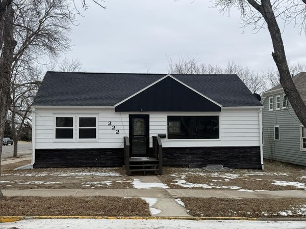 222 N Highland Avenue, Pierre, SD 57501