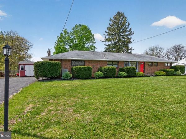 141 SIEGFRIED AVENUE , NAZARETH, PA 18064