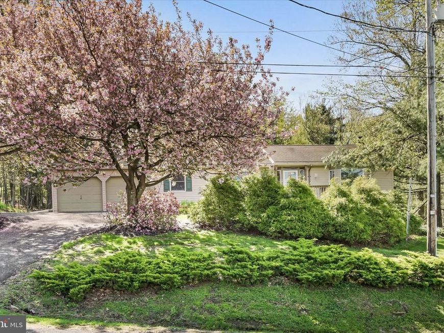 2377 Stallion Drive, Auburn, PA 17922 Main Photo