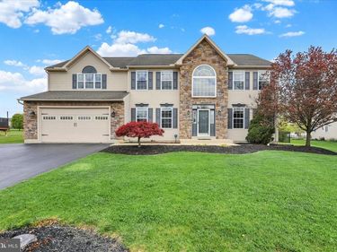 614 W PINE STREET, LEESPORT, PA 19533