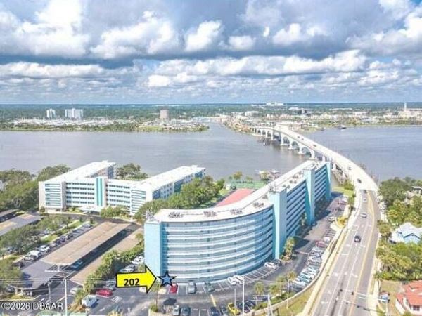 100 Silver Beach Avenue, Unit 202, Daytona Beach, FL 32118