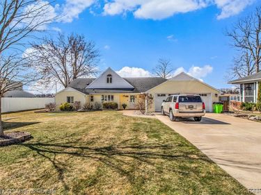 5486 Sandbeach Road, Napoleon Twp, MI 49240