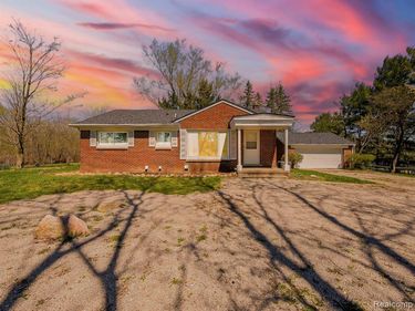 8701 Brookville Road, Salem Twp, MI 48170
