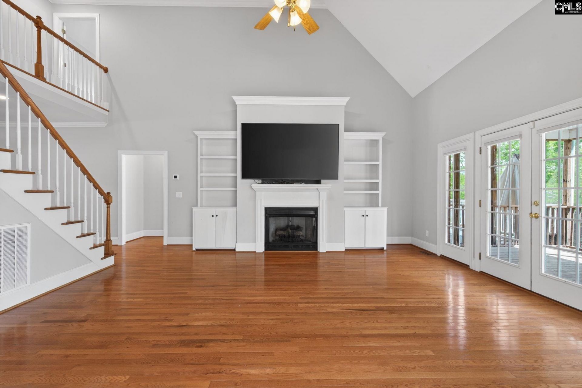 100 Shores Edge Drive  Photo 14