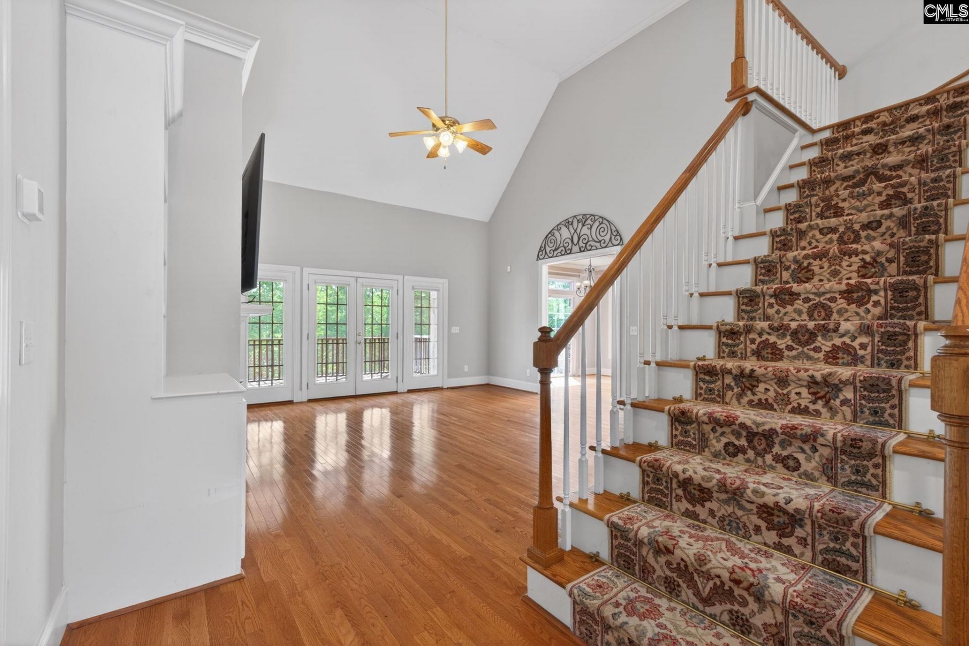 100 Shores Edge Drive  Photo 17