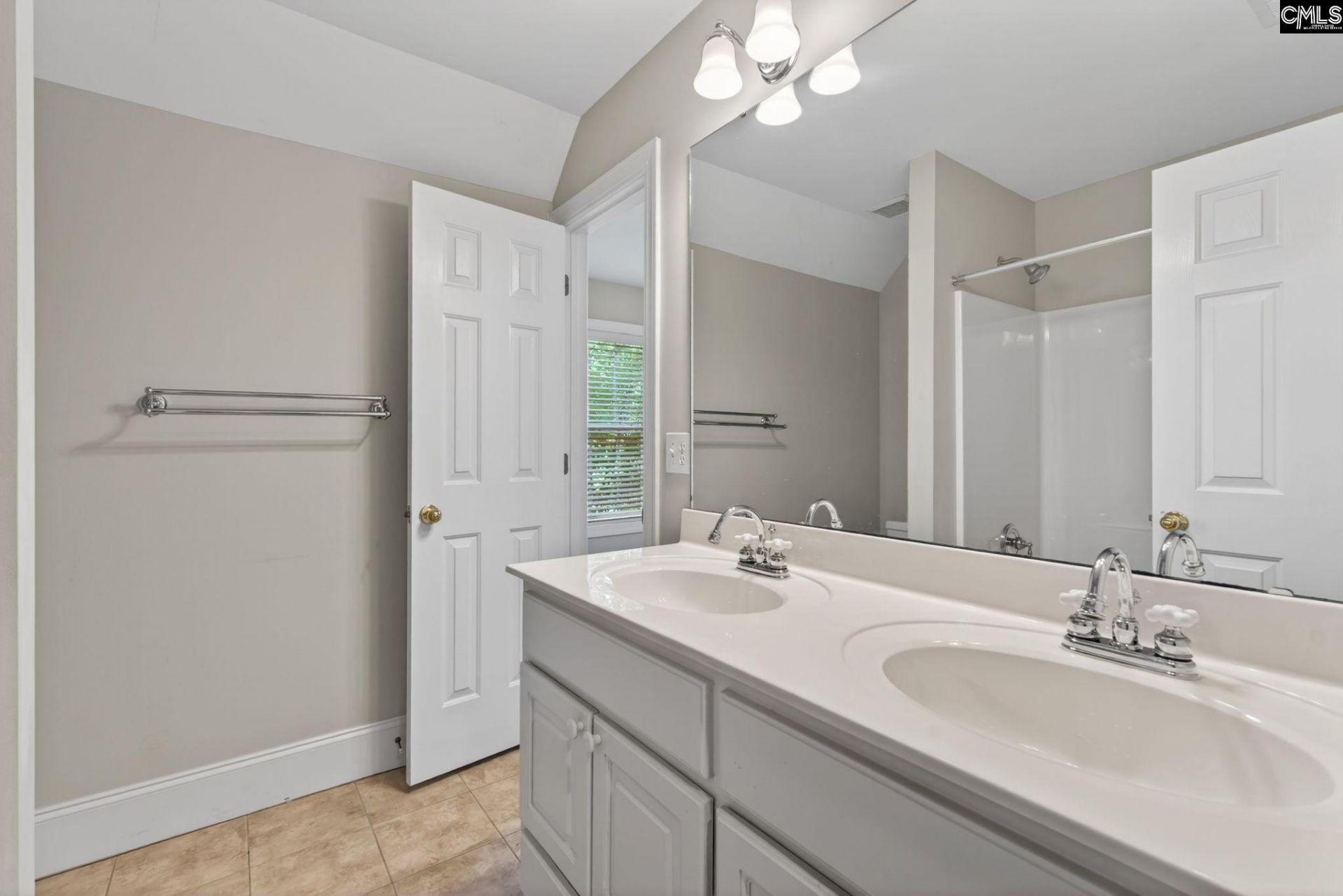 100 Shores Edge Drive  Photo 44