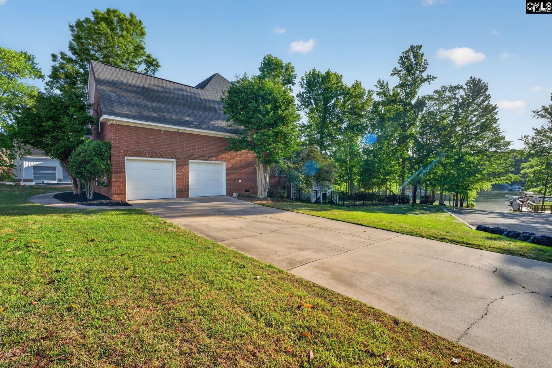 100 Shores Edge Drive  Photo 5