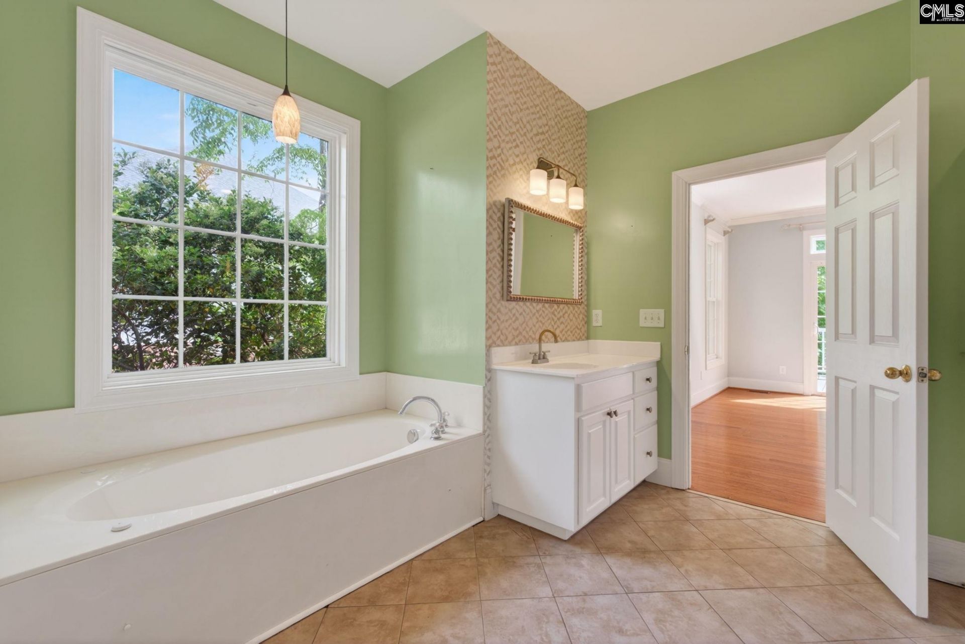 100 Shores Edge Drive  Photo 51