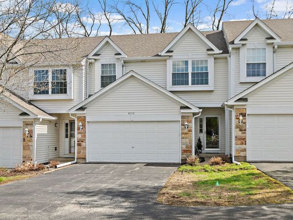 8113 Sierra Woods Lane, Carpentersville, IL 60110