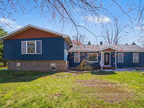 7818 Luce Road N, Alma, MI 48801