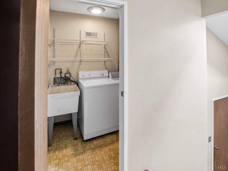 5265 Eaglesnest Drive, Cincinnati, OH 45248 Photo 19