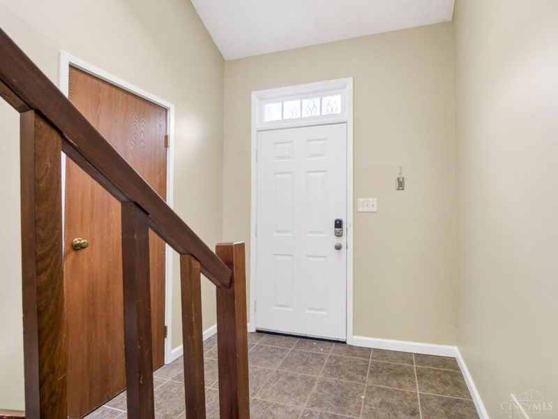 5265 Eaglesnest Drive, Cincinnati, OH 45248 Photo 3