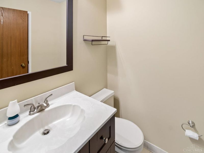 5265 Eaglesnest Drive, Cincinnati, OH 45248 Photo 5