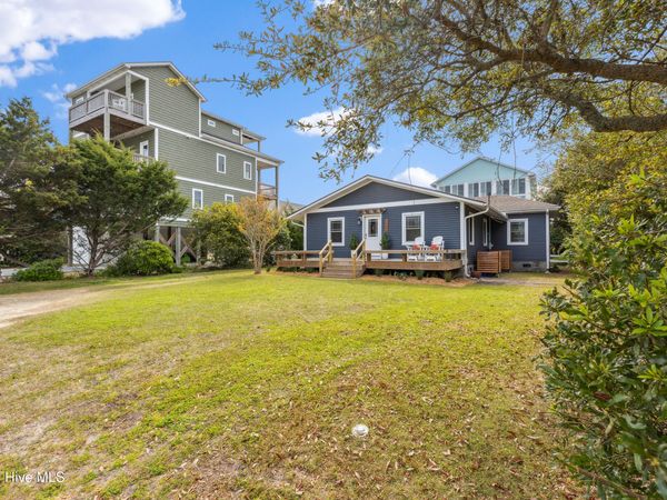 1122 S Topsail Drive, Surf City, NC 28445