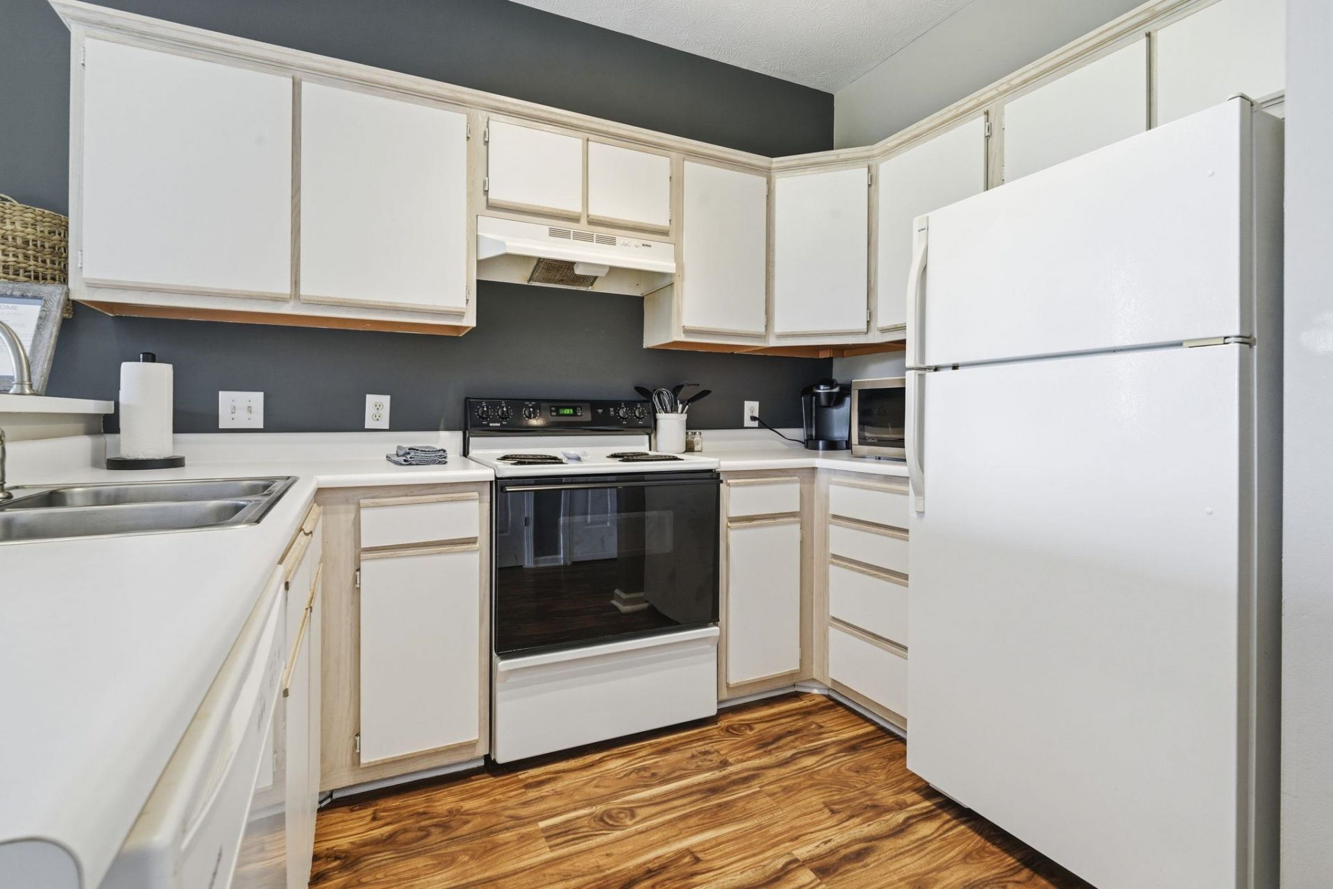 480 River Oaks Dr.  Photo 5