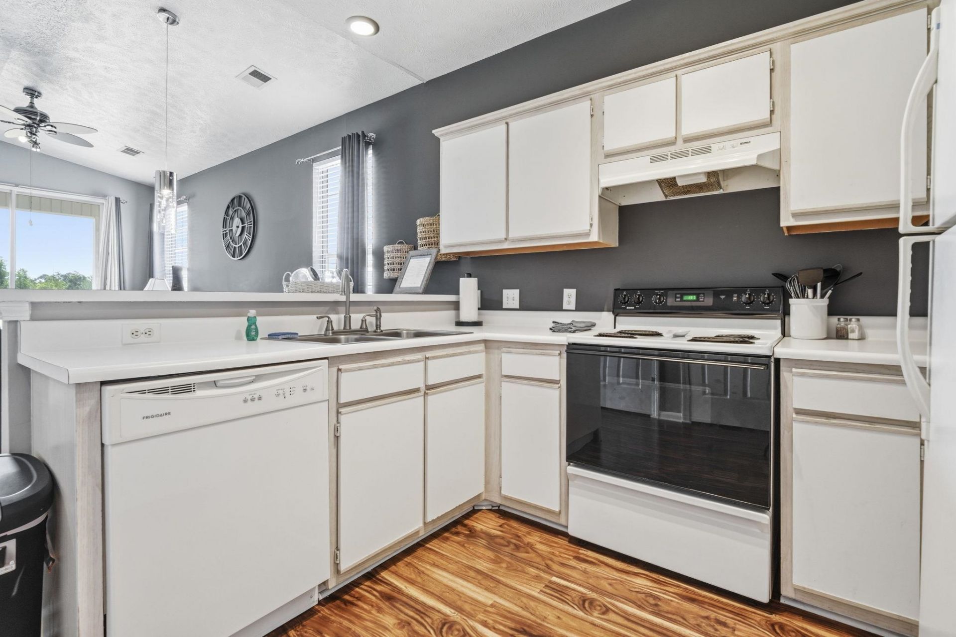 480 River Oaks Dr.  Photo 6