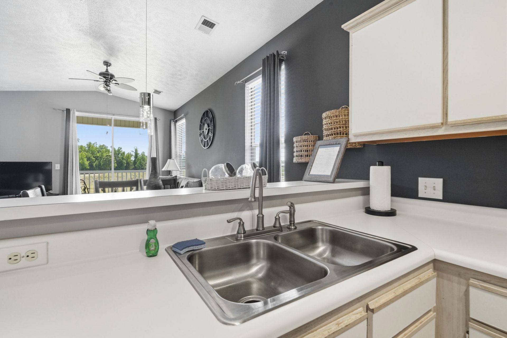 480 River Oaks Dr.  Photo 7