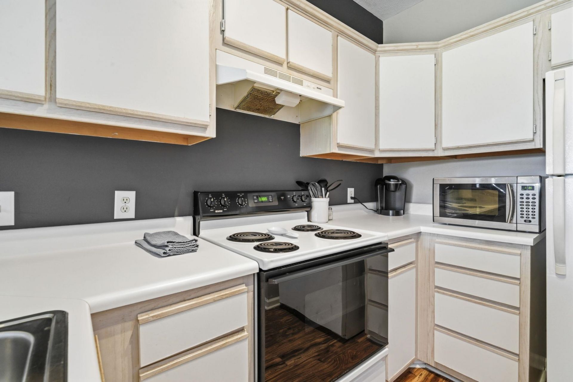 480 River Oaks Dr.  Photo 8