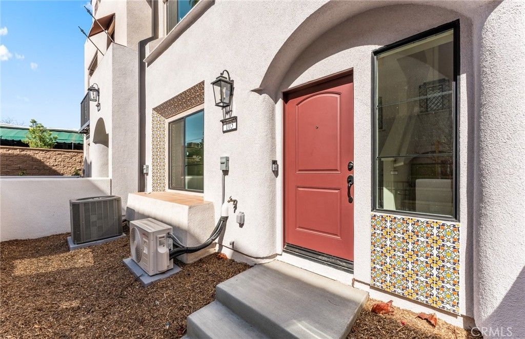 103 Sorrel Court, Burbank, CA 91506 Main Photo