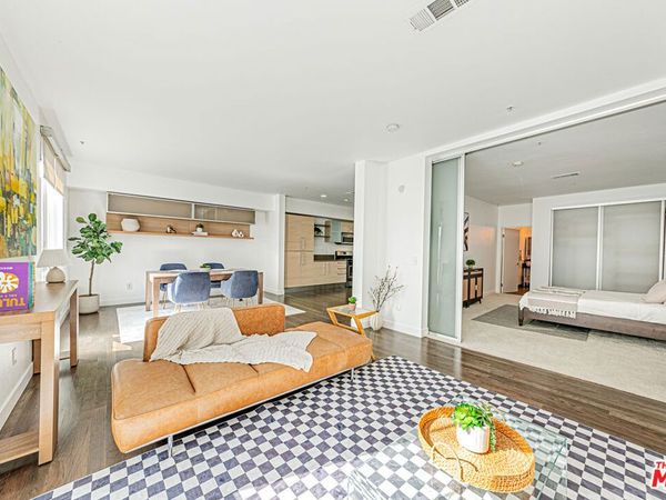 1234 Wilshire Boulevard, Unit 321, Los Angeles, CA 90017