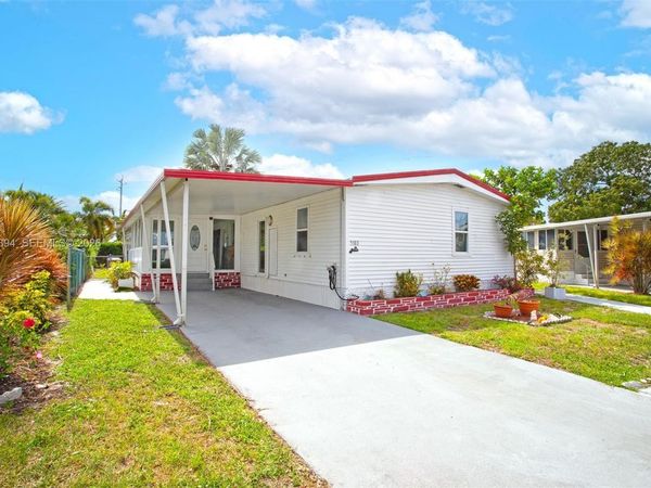 5103 NW 1st Way , Deerfield Beach, FL 33064