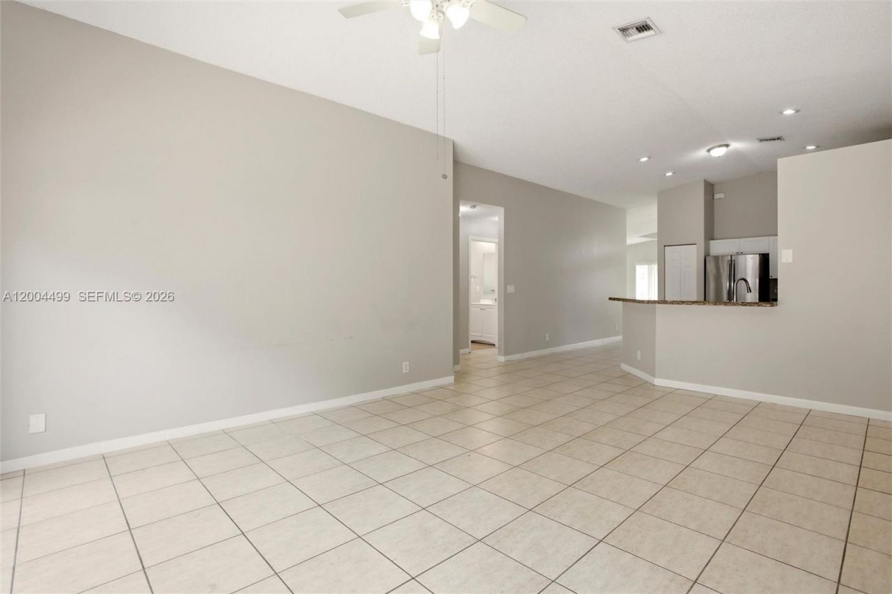 1414 E Harmony Lake Cir , Davie, FL 33324 Photo