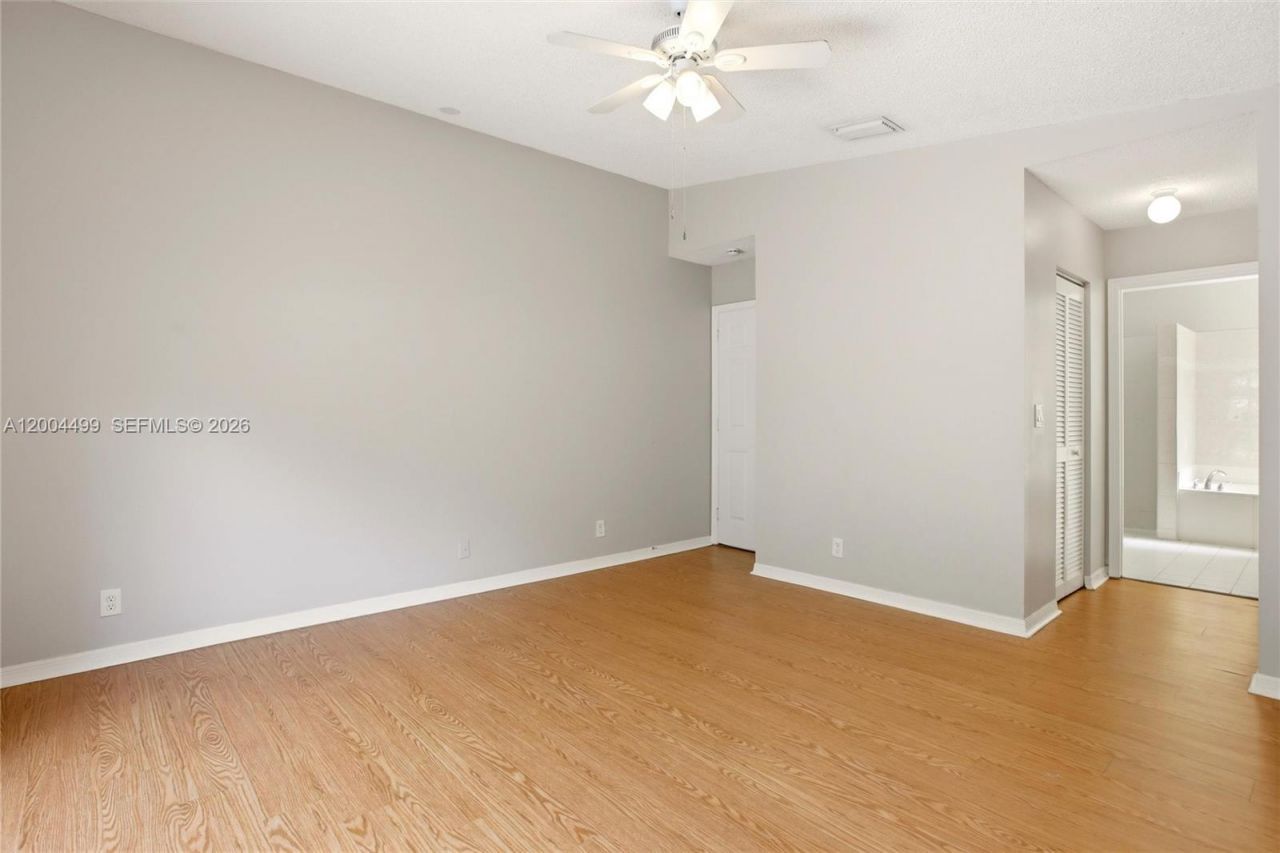 1414 E Harmony Lake Cir , Davie, FL 33324 Photo